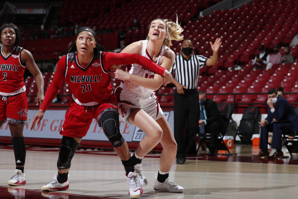 Alabama women's basketball Cruce